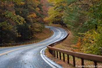 Jesienna droga po deszczu - Catskill Mountains